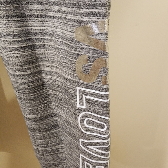 Victoria's Secret gray capri leggings size M - Picture 5 of 9